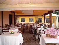 Isola Hotel *